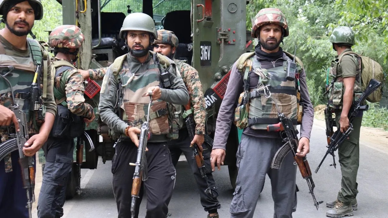 जम्मू-कश्मीर के नौशेरा में घुसपैठ की कोशिश नाकाम, मुठभेड़ में 2 आतंकी ढेर