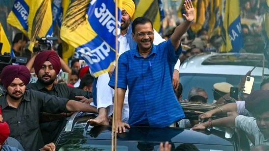 'पीआर स्टंट..,' अरविंद केजरीवाल के इस्तीफे पर बीजेपी की पहली प्रतिक्रिया