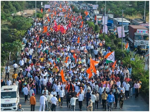 मुंबई के धारावी में तनाव! मस्जिद के अवैध हिस्से को तोड़ने पहुंची BMC टीम के वाहनों के साथ की तोड़फोड़