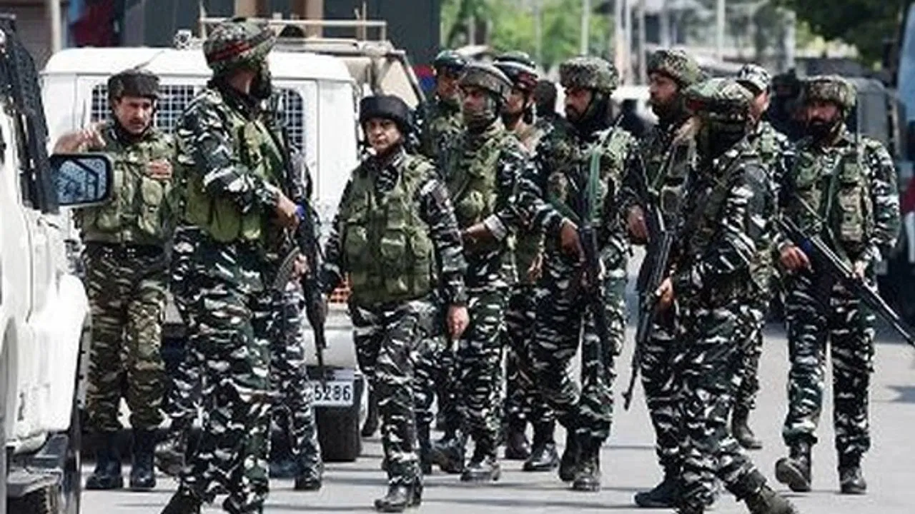बारमूला में सुरक्षा बलों को बड़ी कामयाबी, PM मोदी के दौरे से पहले तीन आतंकी ढेर