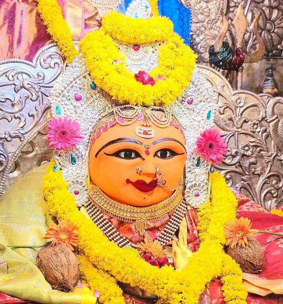 Live Darshan : हमारे साथ कीजिए देश और दुनिया के प्रमुख मंदिरों के लाइव दर्शन
