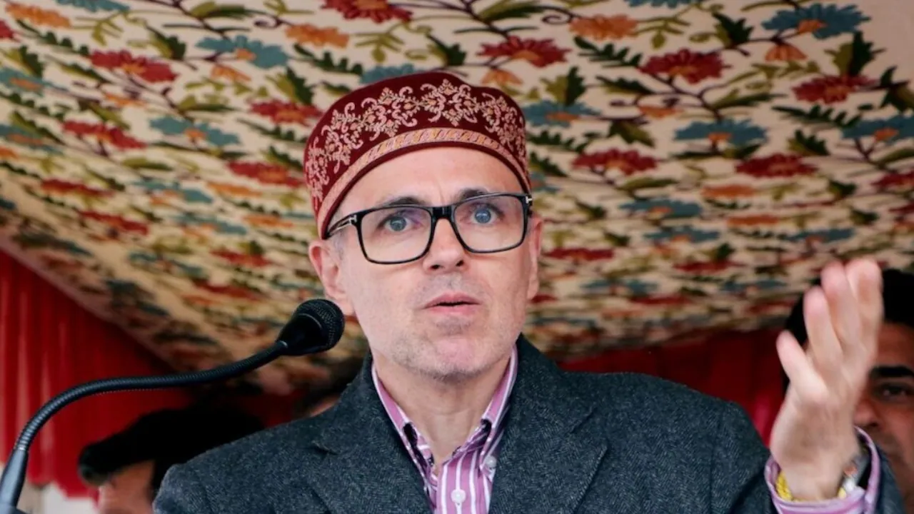 Omar Abdullah Swearing-in Ceremony Live: केंद्र शासित प्रदेश जम्मू-कश्मीर को मिला पहला CM, उमर अब्दुल्ला ने ली सीएम पद की शपथ
