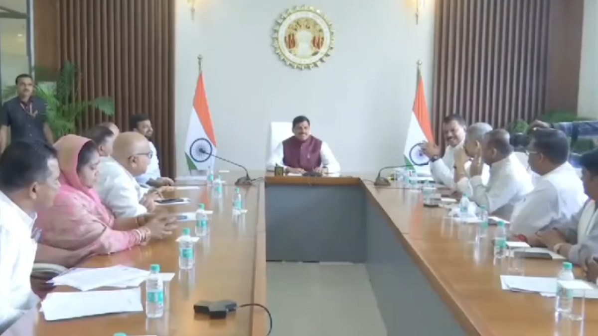 MP News: CM मोहन की विपक्ष के साथ बैठक, कहा- 'अपने क्षेत्र का बनाए विजन डॉक्यूमेंट..'