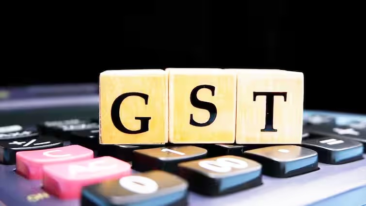 GST Rate Cut: दवा, ट्रैक्टर, बीमा से लेकर ये सब होगा सस्ता, सामने आया बड़ा अपडेट