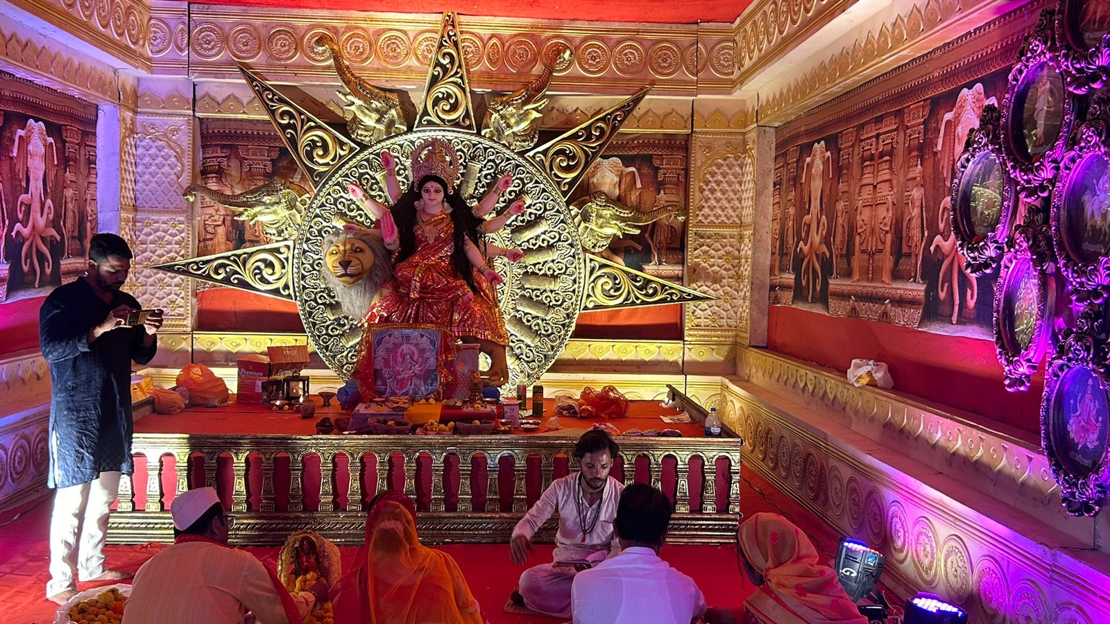 लालबाग में ‘घूमर’ गरबा महोत्सव की शानदार शुरुआत