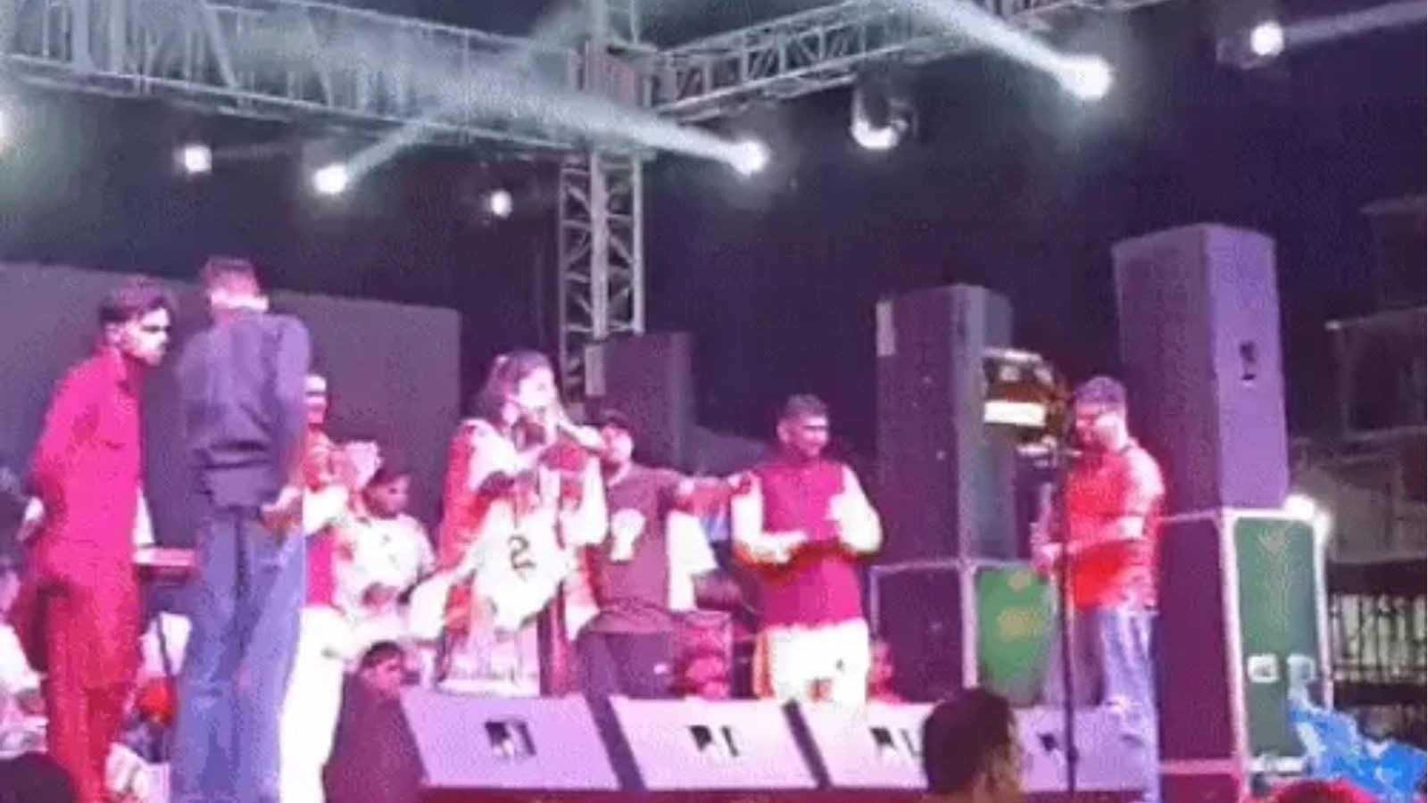 लुधियाना में दर्दनाक हादसा! तेज आंधी के कारण गिरा माता के जागरण का पंडाल, 2 महिलाओं की मौत, 15 घायल