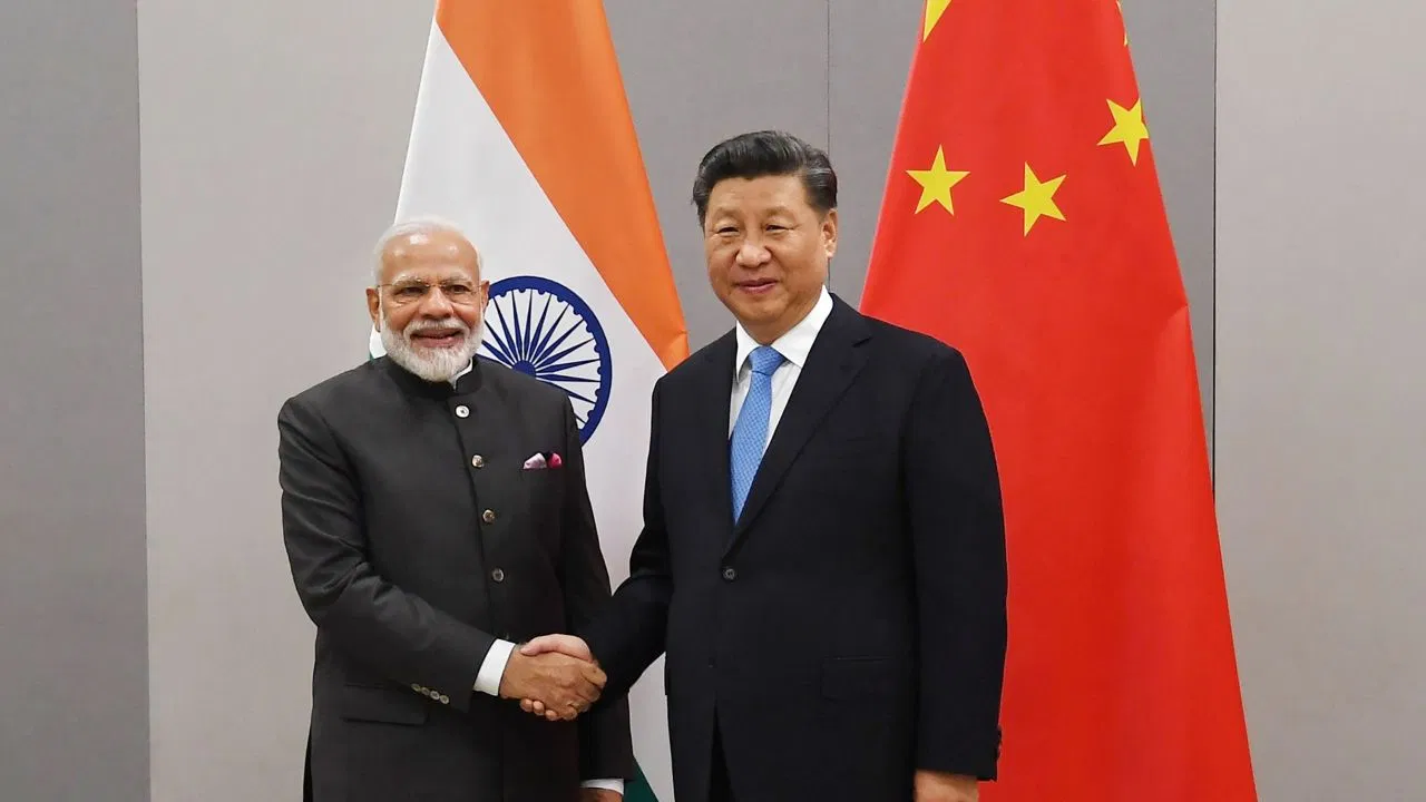 Modi-Jinping Meeting: BRICS Summit में मिले मोदी-जिनपिंग, 5 साल में यह पहली बातचीत, कई मुद्दों पर बातचीत
