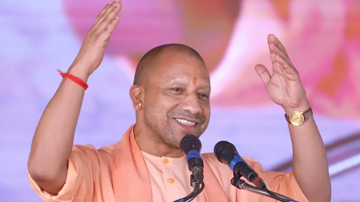 CM Yuva Swarojgar Yojana: UP के युवाओं की फिर हुई चांदी, हर खाते में आएंगे 25 लाख रुपए, जानें कैसे करें आवेदन ?
