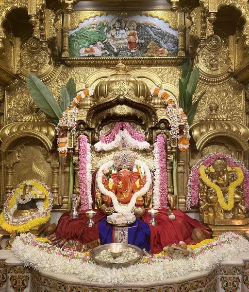 Live Darshan: हमारे साथ कीजिए देश और दुनिया के प्रमुख मंदिरों के लाइव दर्शन