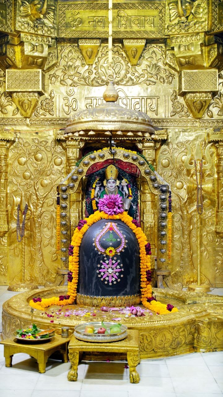 Live Darshan: हमारे साथ कीजिए देश और दुनिया के प्रमुख मंदिरों के लाइव दर्शन