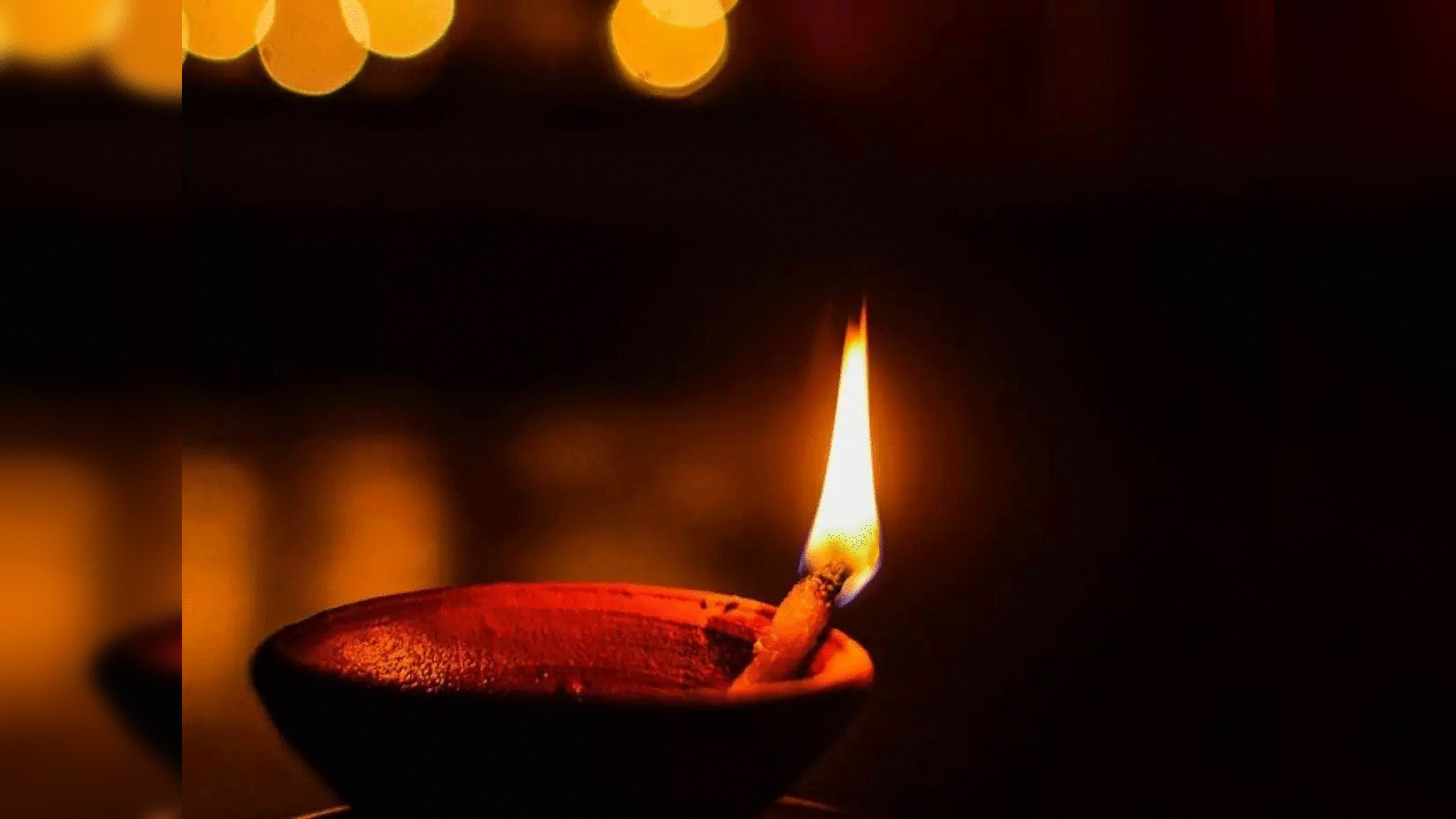 घर में कभी नहीं होगी पैसों की किल्लत, बनी रहेगी खुशहाली, बस घर में अपनाएं ये वास्तु टिप्स