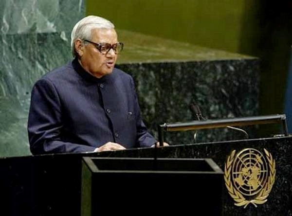 अटल बिहारी वाजपेयी की 100वीं जयंती आज, PM मोदी समेत तमाम नेताओं ने दी श्रद्धांजलि, जानें कैसा था पत्रकार से प्रधानमंत्री बनने तक का इनका सफर