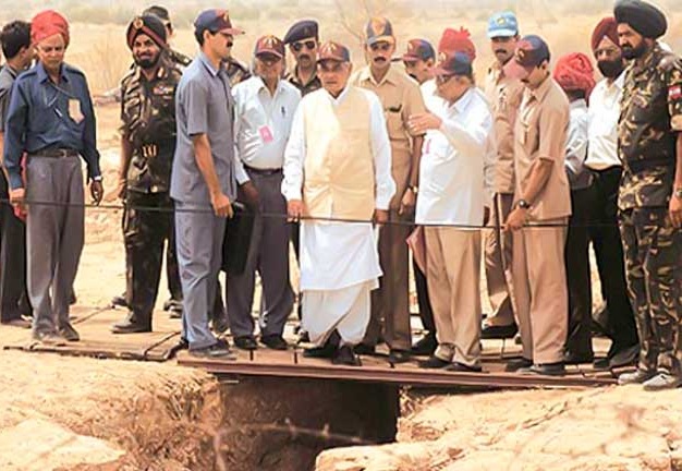 अटल बिहारी वाजपेयी की 100वीं जयंती आज, PM मोदी समेत तमाम नेताओं ने दी श्रद्धांजलि, जानें कैसा था पत्रकार से प्रधानमंत्री बनने तक का इनका सफर