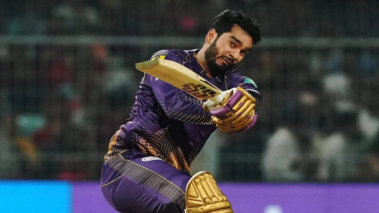 वेंकटेश अय्यर का IPL रिकॉर्ड किसी सपनें से कम नहीं, छोटे करियर में मचाई बड़ी तबाई, देखें Stats