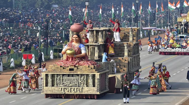 देखने जा रहे हैं गणतंत्र दिवस की परेड? तो भूल कर भी न ले जाए ये सामान