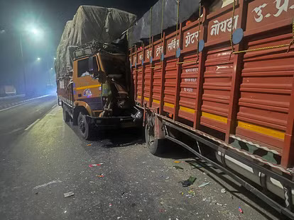 महाकुंभ जा रहे साधुओं के काफ़िले को ट्रक ने मारी टक्कर, इस्लामिक संगठन पर उठी उँगलियाँ, पुलिस को मिले चौंकाने वाले सुराग