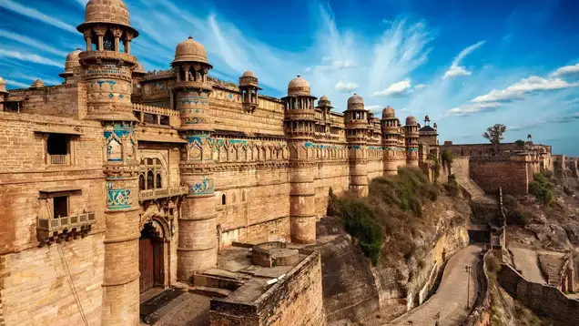MP Tourism : भारतीय गौरव और सांस्कृतिक धरोहर के प्रतीक हैं ये ऐतिहासिक किले, इनकी खूबसूरती देख रह जाएंगे हैरान