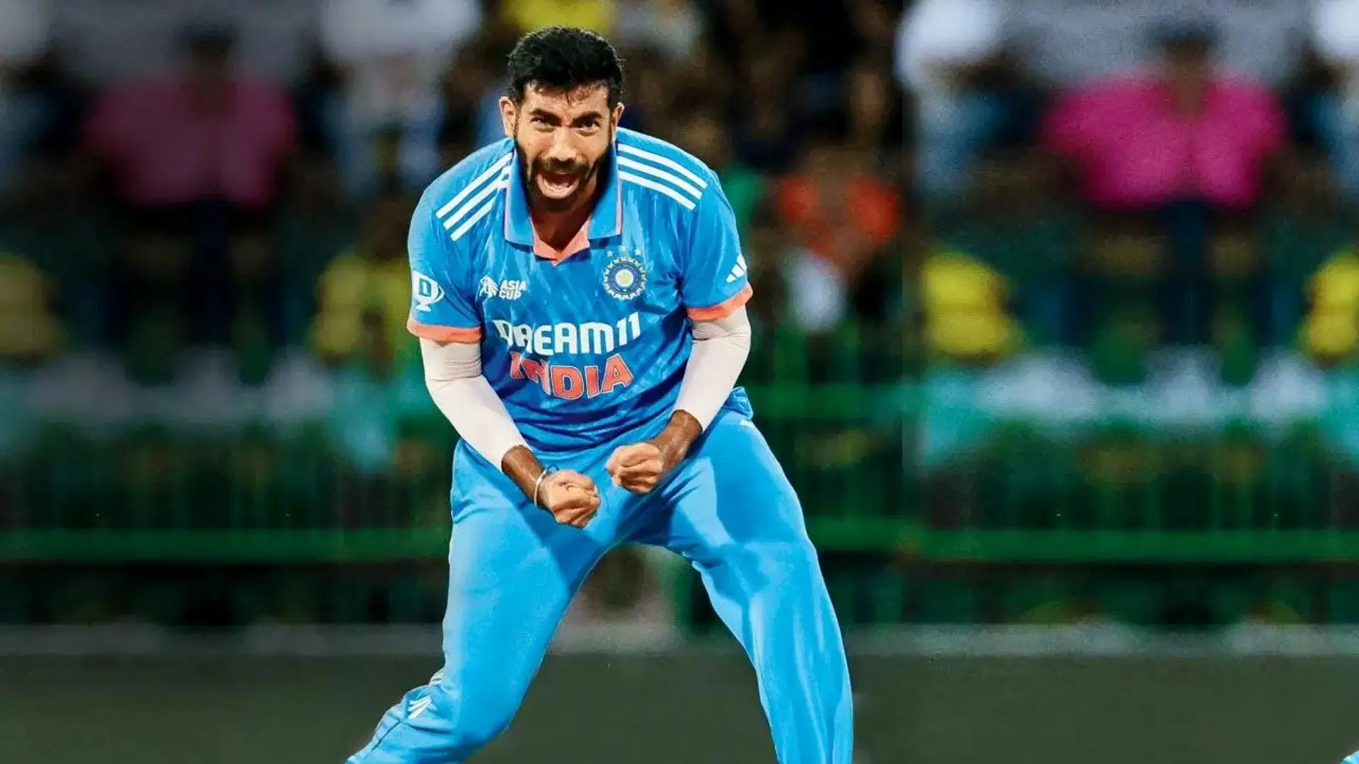 Jasprit Bumrah मुंबई इंडियंस के कैम्प से जुड़े, फैंस के लिए खुशखबरी! RCB के खिलाफ मैच में वापसी करेंगे