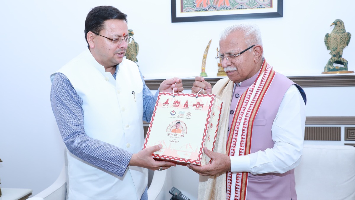 CM धामी ने केंद्रीय मंत्री मनोहर लाल खट्टर से की मुलाकाल, PM आवास योजना के तहत विशेष सहायता का किया अनुरोध