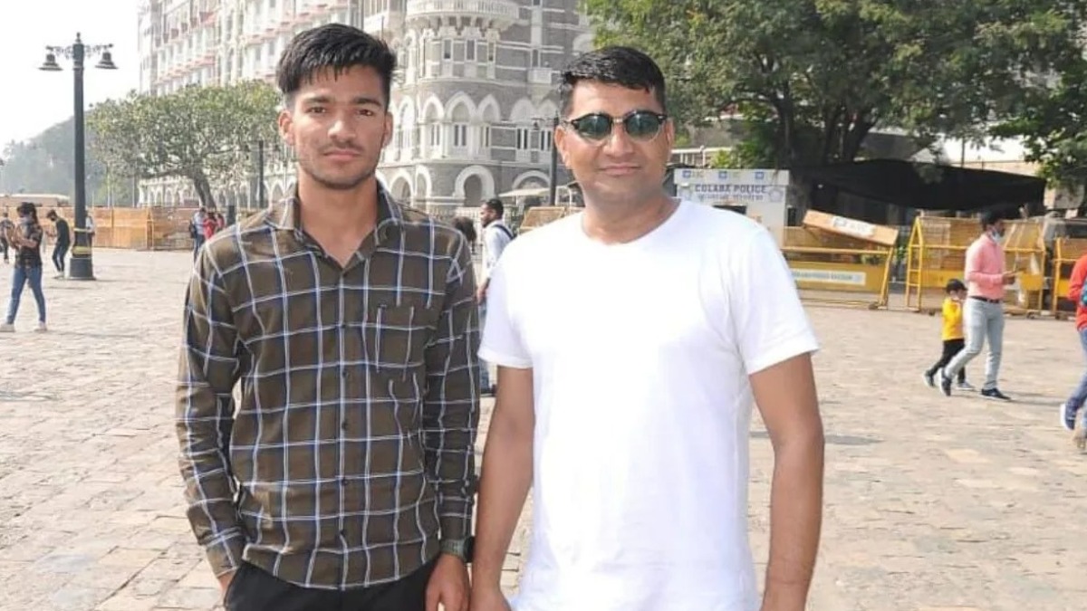 बाप-बेटे की जोड़ी ने रचा इतिहास, पुलिस सेवा में एक साथ हुई एंट्री, पुरे गांव में जश्न का माहौल