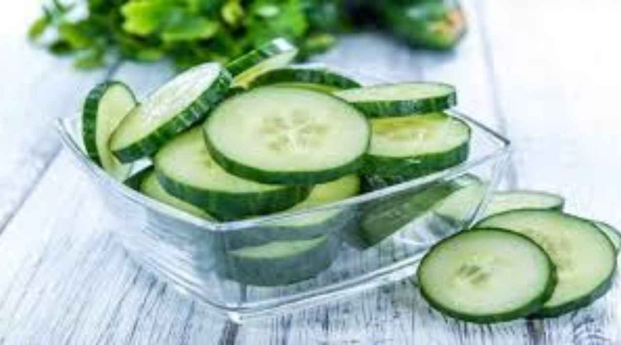 drink water after eating cucumber side effects