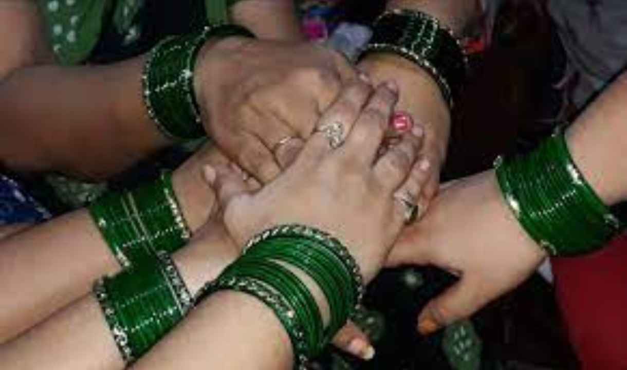 क्यों सावन में हरी चूड़ियां पहनना होता है खास