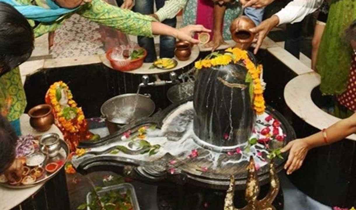 अभिषेक में क्यों जरूरी हैं गंगाजल, दूध, घी और शहद?