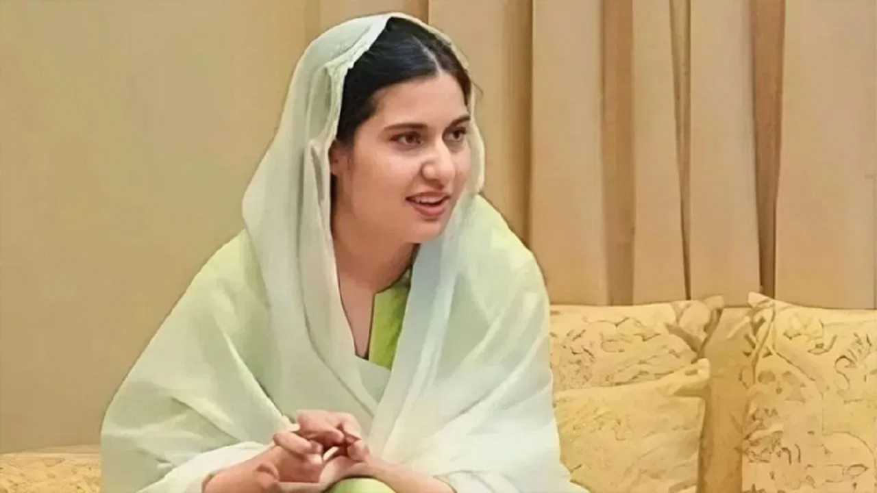 ये हिंदुस्तान है, यहां नारी नहीं, खुद संविधान है- ADM के व्यवहार पर इकरा हसन की तीखी प्रतिक्रिया