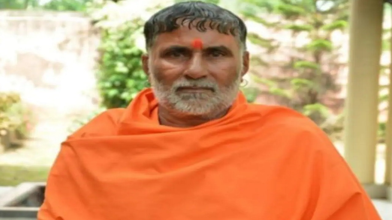 कांवड़ियों पर बयान को लेकर स्वामी यशवीर महाराज का राजीव राय पर हमला – कहा, मूर्ख या स्वार्थी हैं