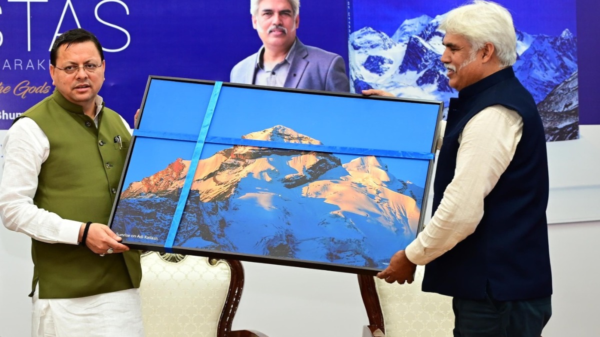 मुख्यमंत्री ने किया 'एरियल विस्टाज़ ऑफ उत्तराखंड' का विमोचन, पर्यटन विकास पर भी की अहम घोषणाएँ