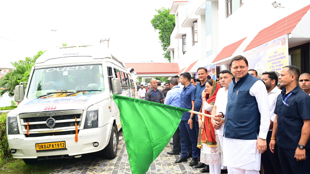 सीएम धामी ने कैलाश मानसरोवर यात्रा को दिखाई हरी झंडी, टनकपुर से हुई शुरूआत