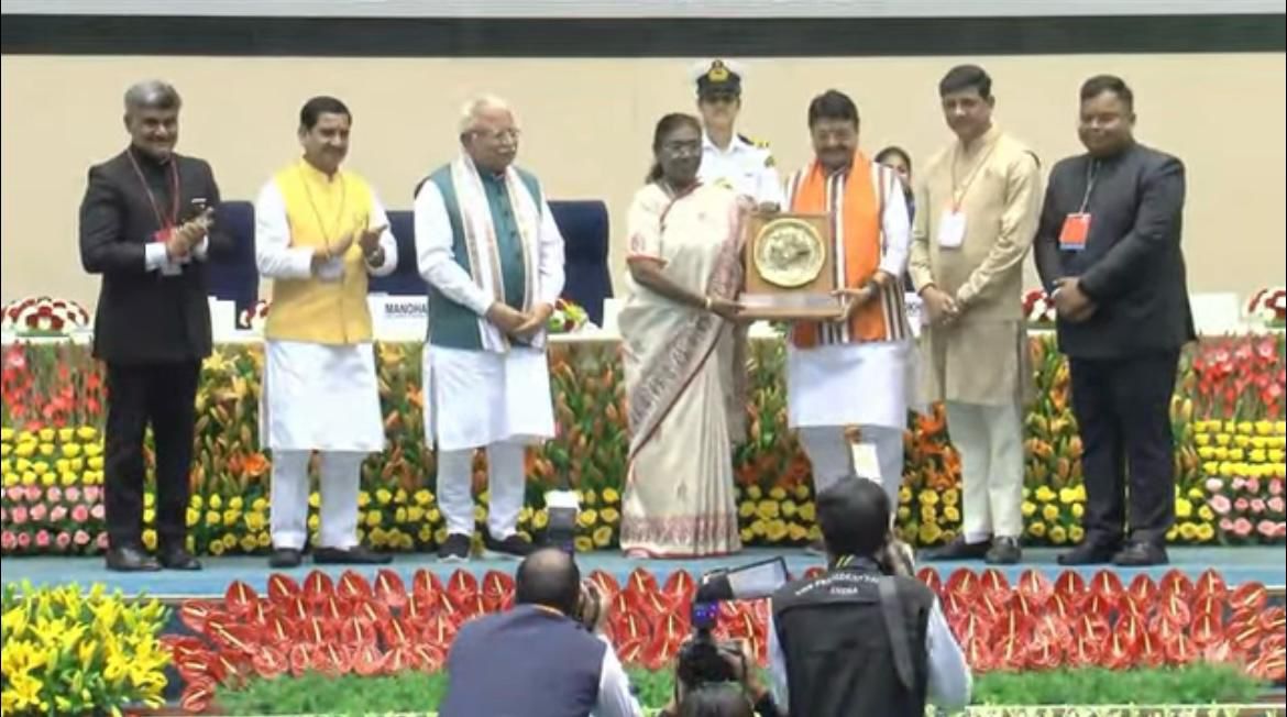 आंठवी बार स्वच्छता में नंबर वन बना इंदौर, सुपर लीग में रहा सबसे अव्वल, राष्ट्रपति ने किया सम्मानित
