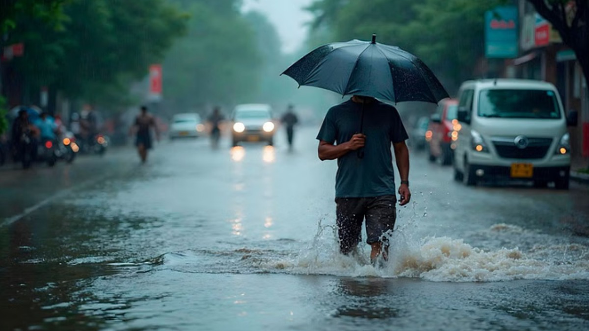 UP के इन जिलों में आज भारी बारिश की चेतावनी, कई इलाकों में बाढ़ की स्थिति, मौसम विभाग ने जारी किया अलर्ट