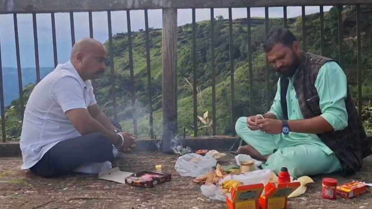 अब भी भटक रही आत्मा, मुक्ति के लिए भाई विपिन ने उसी जगह कराइ पूजा, जहां हुई थी राजा की हत्या