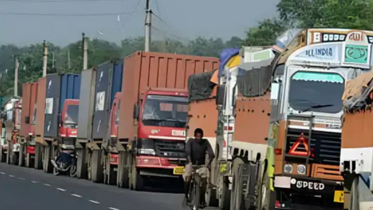 कांवड़ यात्रियों की सुरक्षा के लिए कलेक्टर का बड़ा फैसला, भारी वाहनों पर लगी रोक, सुबह 6 से 9 बजे तक आवाजाही रहेगी बंद