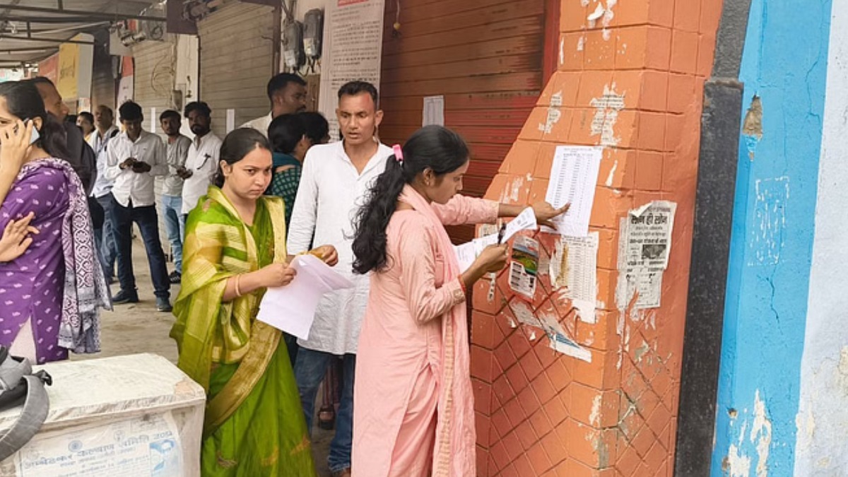 RO-ARO एग्जाम में दिखा मैनेजमेंट का कमाल, प्रदेश में 2382 केंद्रों पर एक साथ हुई परीक्षा