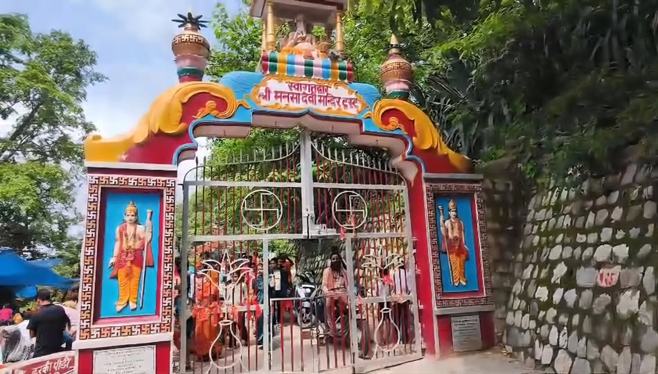 हरिद्वार के मनसा देवी मंदिर में बड़ा हादसा, भगदड़ मचने से 6 लोगों की मौत, कई घायल