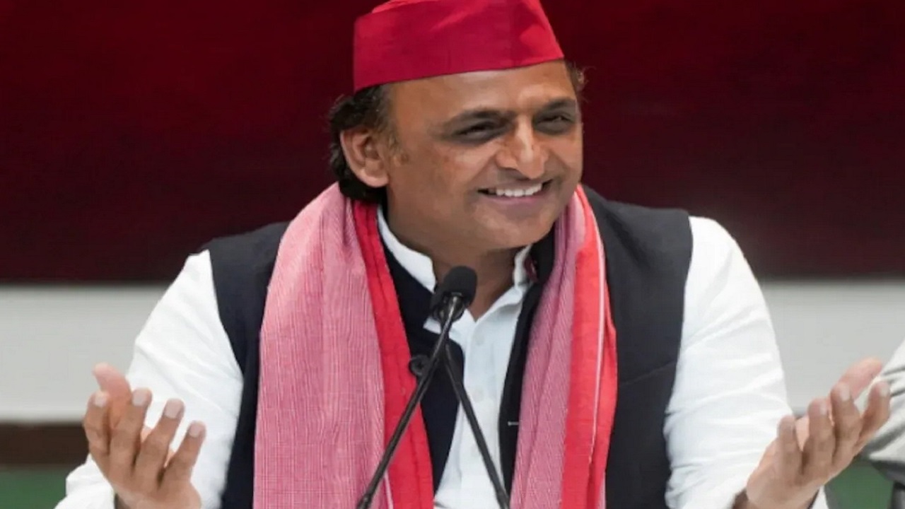 क्या यही अमृतकाल है? टीचर पर FIR को लेकर अखिलेश यादव का बीजेपी पर हमला