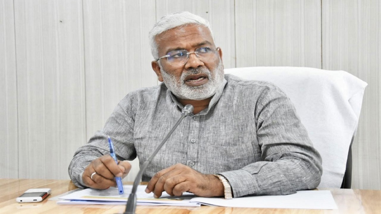 धर्मांतरण मामले में मंत्री स्वतंत्र देव सिंह सख्त, बोले- दोषी को नहीं मिलेगी राहत