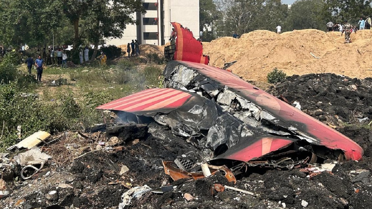 Air India Plane Crash: अहमदाबाद हादसे की जांच रिपोर्ट जल्द, ब्लैक बॉक्स से मिलेंगे अहम सुराग