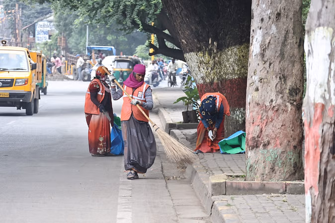 एक बार फिर नंबर-1 बना इंदौर, जानिए किस क्षेत्र में मारी बाजी, सीएम ने दी बधाई