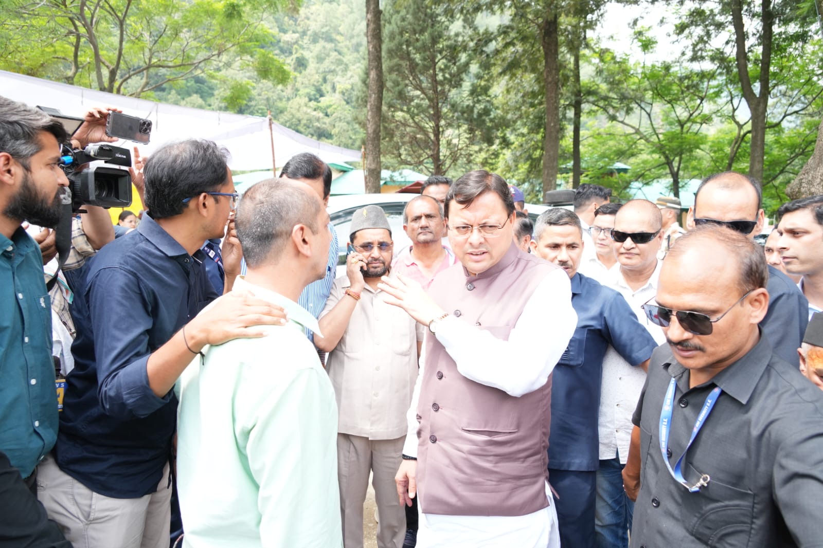 आपदा प्रभावित धराली में युद्धस्तर पर राहत कार्य, सीएम धामी खुद रख रहे हैं निगरानी