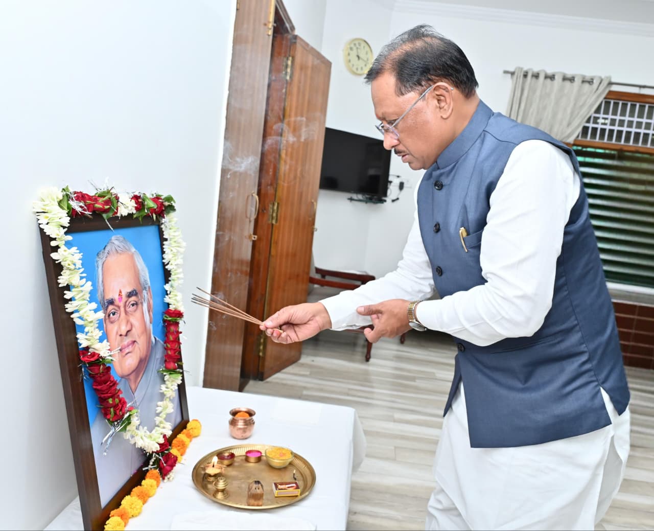 सीएम साय ने अटल बिहारी वाजपेयी की पुण्यतिथि पर उन्हें किया नमन