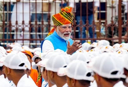पीएम मोदी का युवाओं को तोहफा, पहली नौकरी पर मिलेंगे 15,000 रूपए, 1 लाख करोड़ की ‘प्रधानमंत्री विकसित रोजगार योजना’ शुरू