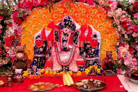 कुंवारे लड़के-लड़कियों की मुरादें पूरी करते हैं अर्जी वाले गणेश, बस लगाना होता है यह भोग