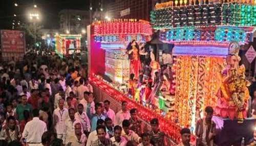 इंदौर में अनंत चतुर्दशी झांकियों की तैयारियां जारी, महापौर ने पांचों मिलों को दिए 2-2 लाख के चेक