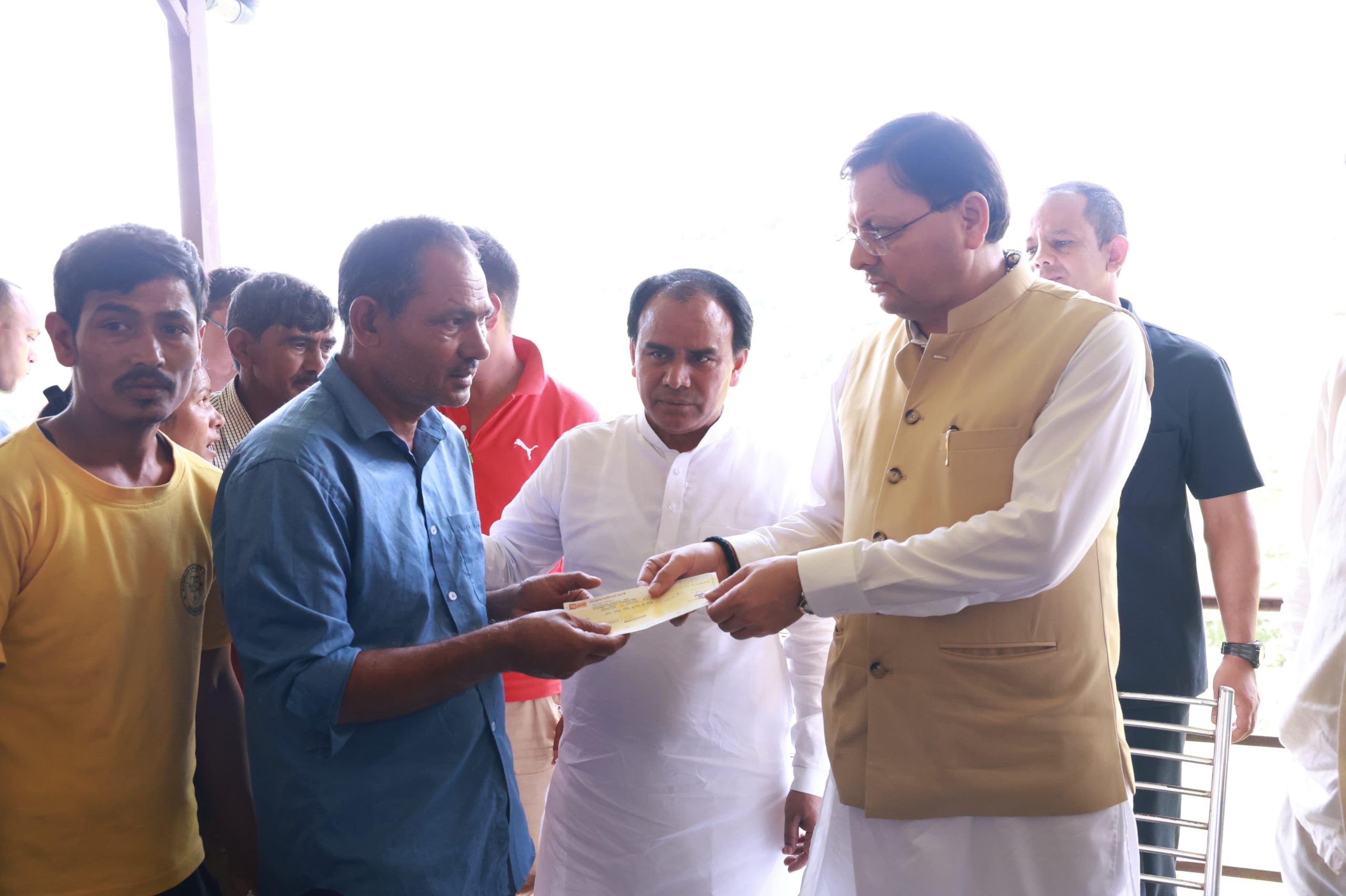 सीएम धामी ने आपदा प्रभावितों को मुख्यमंत्री राहत कोष के तहत दी आर्थिक सहायता