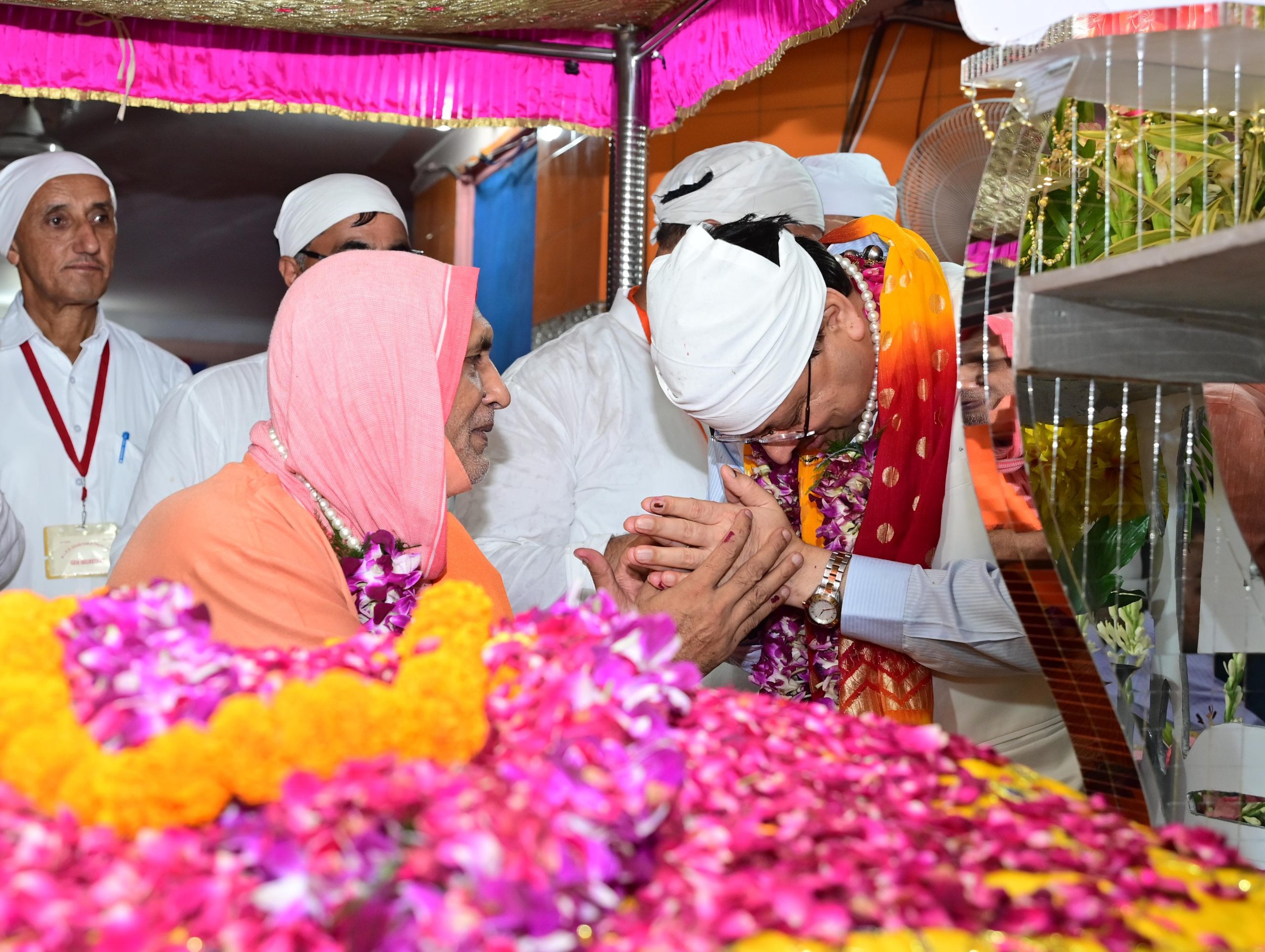 सीएम धामी ने सतगुरु लाल दास महाराज के निर्वाण दिवस पर दी श्रद्धांजलि, विद्यालयों में श्रीमद्भागवत गीता की शिक्षा और ‘हिंदू स्टडीज सेंटर’ की स्थापना की घोषणा