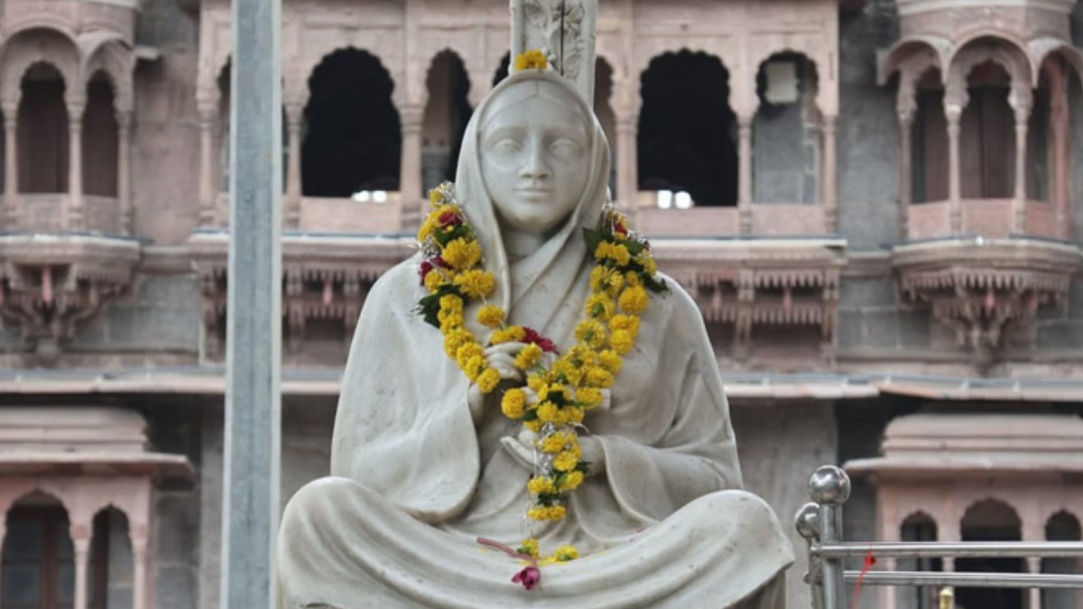 इंदौर में शुक्रवार को सरकारी कार्यालयों में रहेगा आधे दिन का अवकाश, जानें वजह