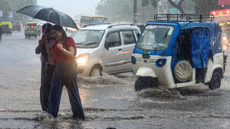 इन 24 जिलों में भारी बारिश का येलो अलर्ट हुआ जारी, मौसम विभाग ने दी चेतावनी